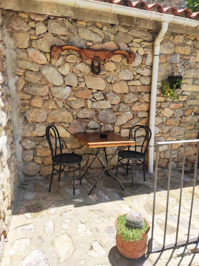 Hostal Moline Bruguera Exterior photo